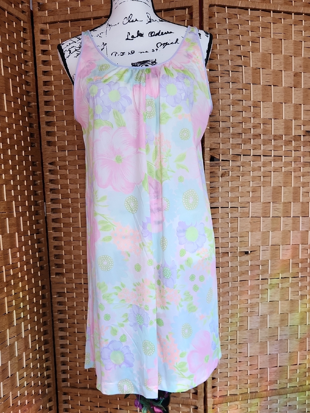 Lorraine, Vintage Summer Lightweight, Floral Nightgown, Moomoo, Sleep Slip Sz M